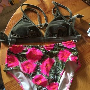 Bathing suit set